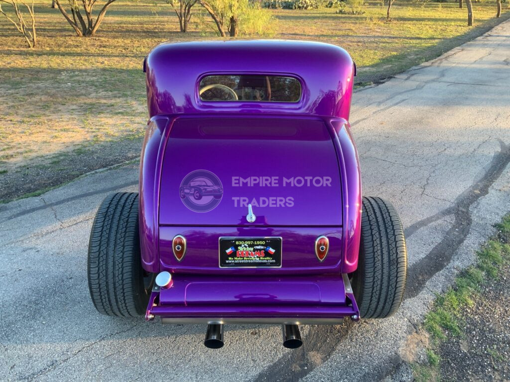 1932 Ford  5 Window Coupe