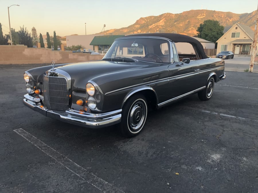 1967 Mercedes-Benz 300SE Cabriolet