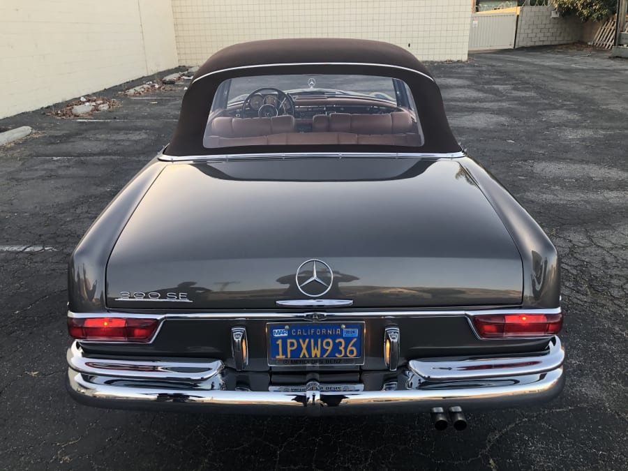 1967 Mercedes-Benz 300SE Cabriolet